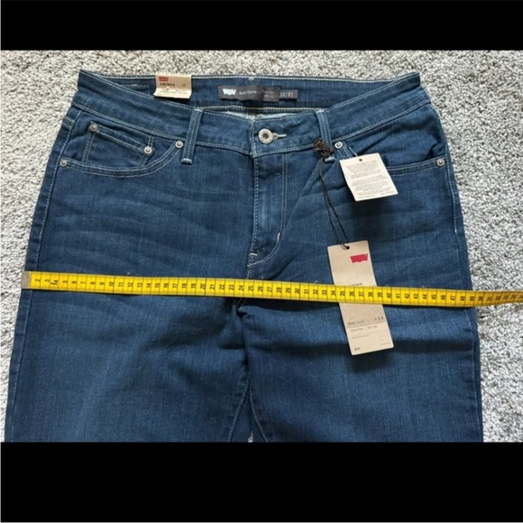 Levi's Ladies Bold Curve Classis Jeans NWT - Picture 5 of 9